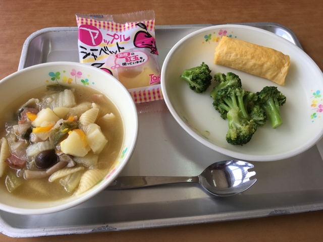 日本の給食の試食会